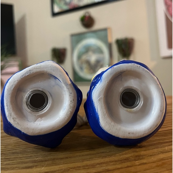 Vintage 80’s KISSING ANGELS Magnetic Salt & Pepper Shakers - Porcelain - Picture 10 of 10